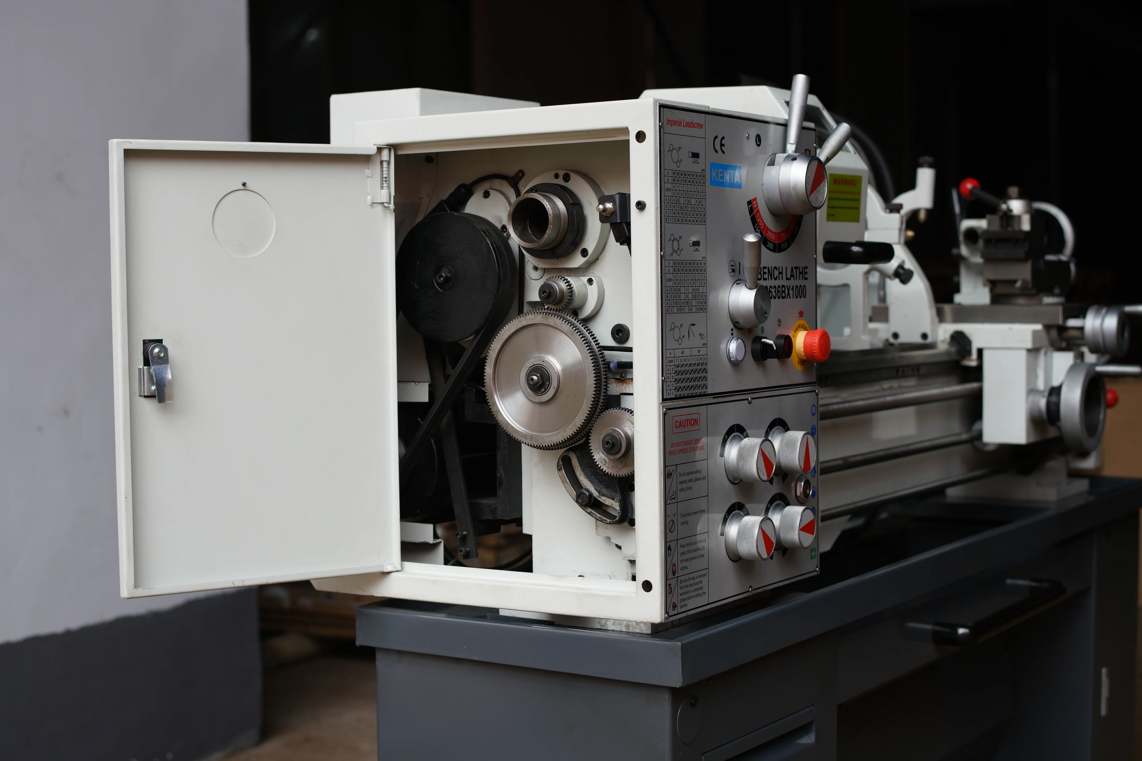 C0636B Manual Bench Lathe For Metal Working C0636B Manual Bench Lathe For Metal Working