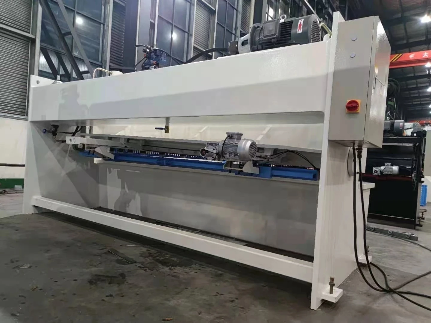 Qc11K-8×2500 Sheet Metal Cutting Hydraulic Guillotine Shearing Machine With E21S Qc11K-8×2500 Sheet Metal Cutting Hydraulic Guillotine Shearing Machine With E21S