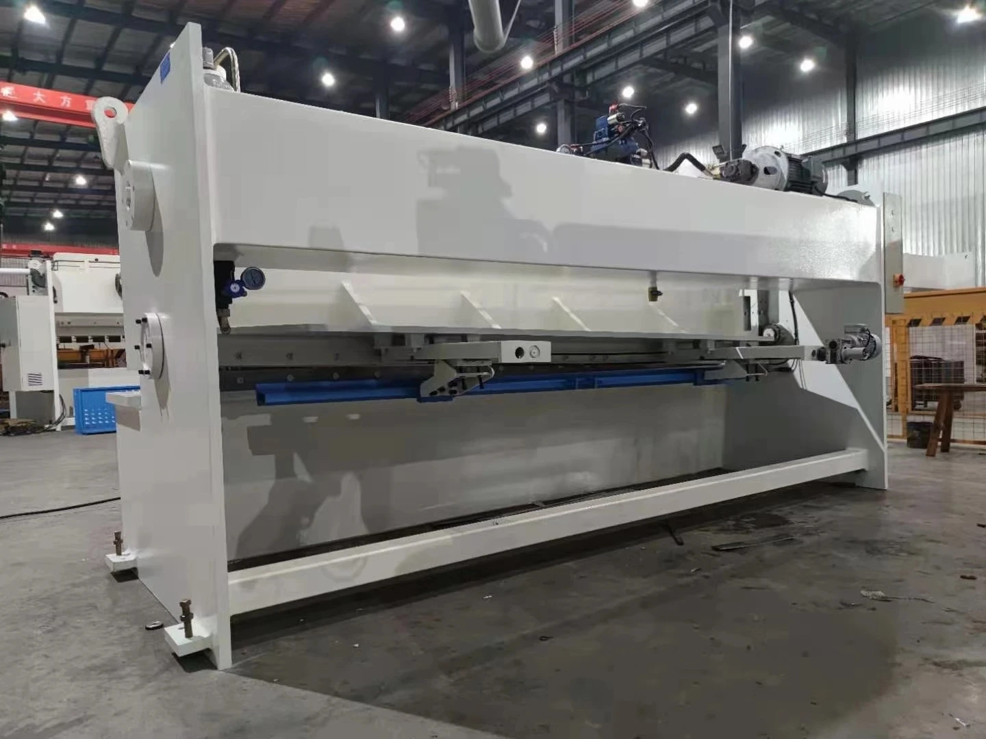 Qc11K-8×2500 E21S Hydraulic Shearing Sheet Metal Guillotine Shearing Machine Qc11K-8×2500 E21S Hydraulic Shearing Sheet Metal Guillotine Shearing Machine