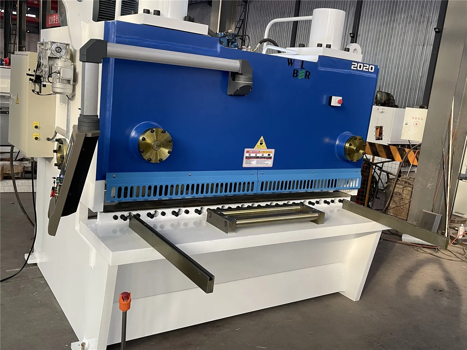 20X2000Mm Hydraulic Cnc Guillotine Plate Shearing Machine 20X2000Mm Hydraulic Cnc Guillotine Plate Shearing Machine