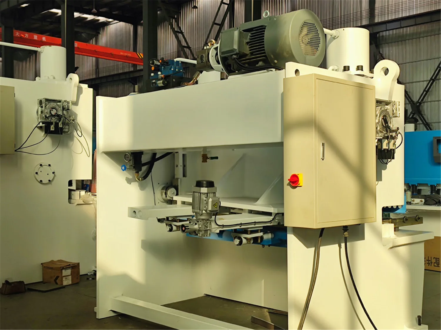16 1600Mm Guillotine Hydraulic Shearing Machine 16 1600Mm Guillotine Hydraulic Shearing Machine