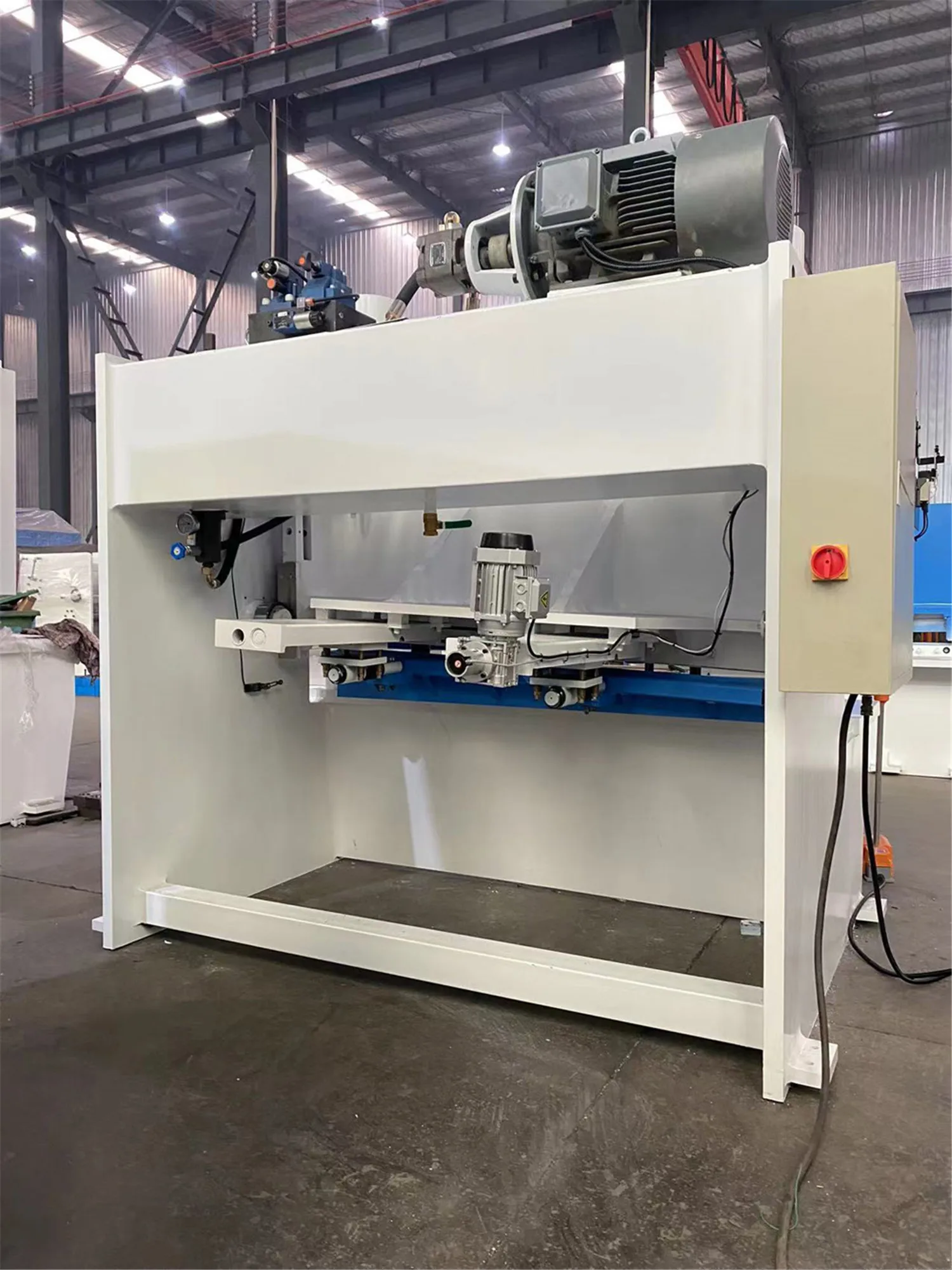16 1600Mm Guillotine Hydraulic Shearing Machine 16 1600Mm Guillotine Hydraulic Shearing Machine