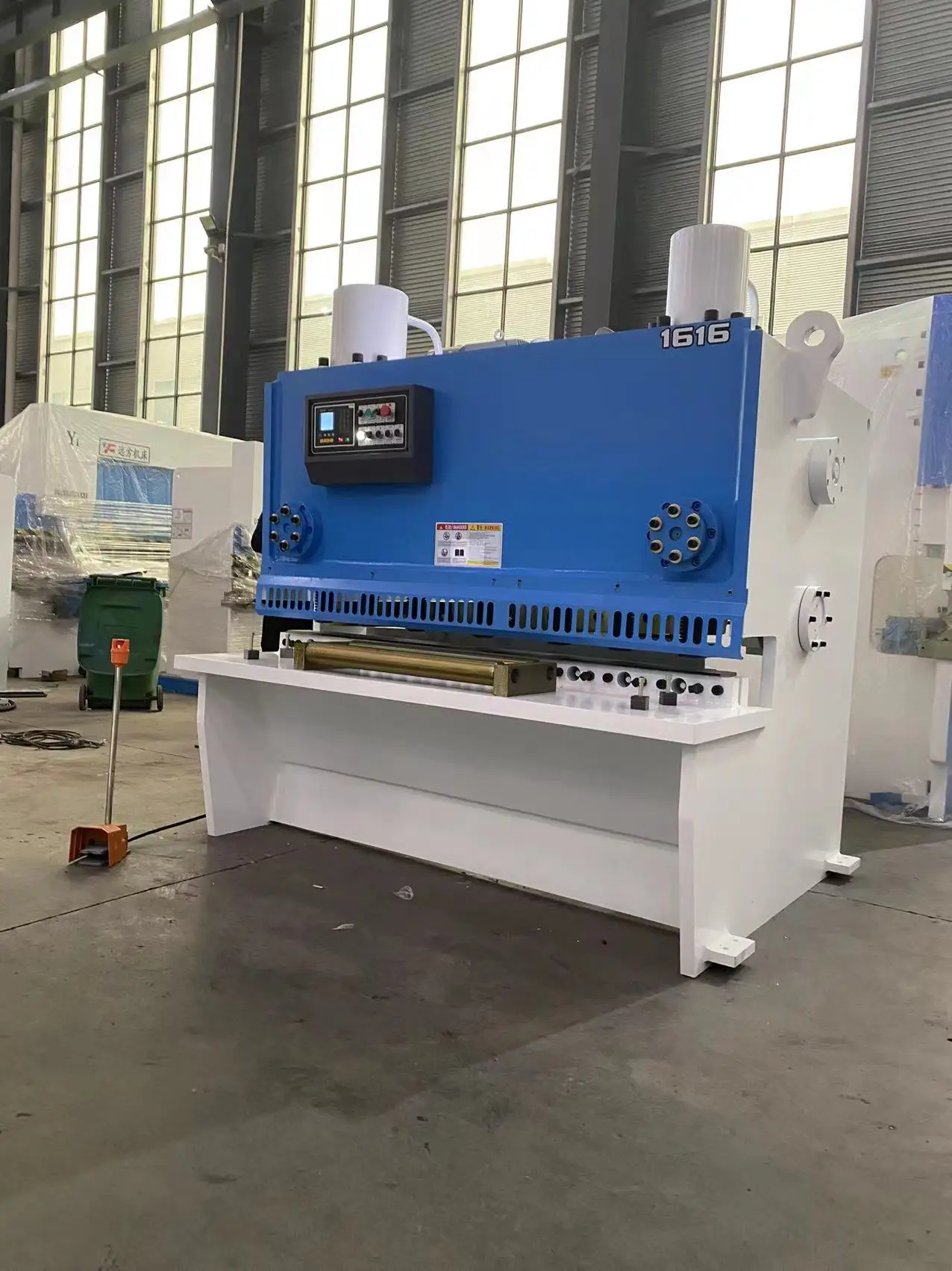 6X3200 E21S Guillotines Steel Sheet Cutting Machine 6X3200 E21S Guillotines Steel Sheet Cutting Machine
