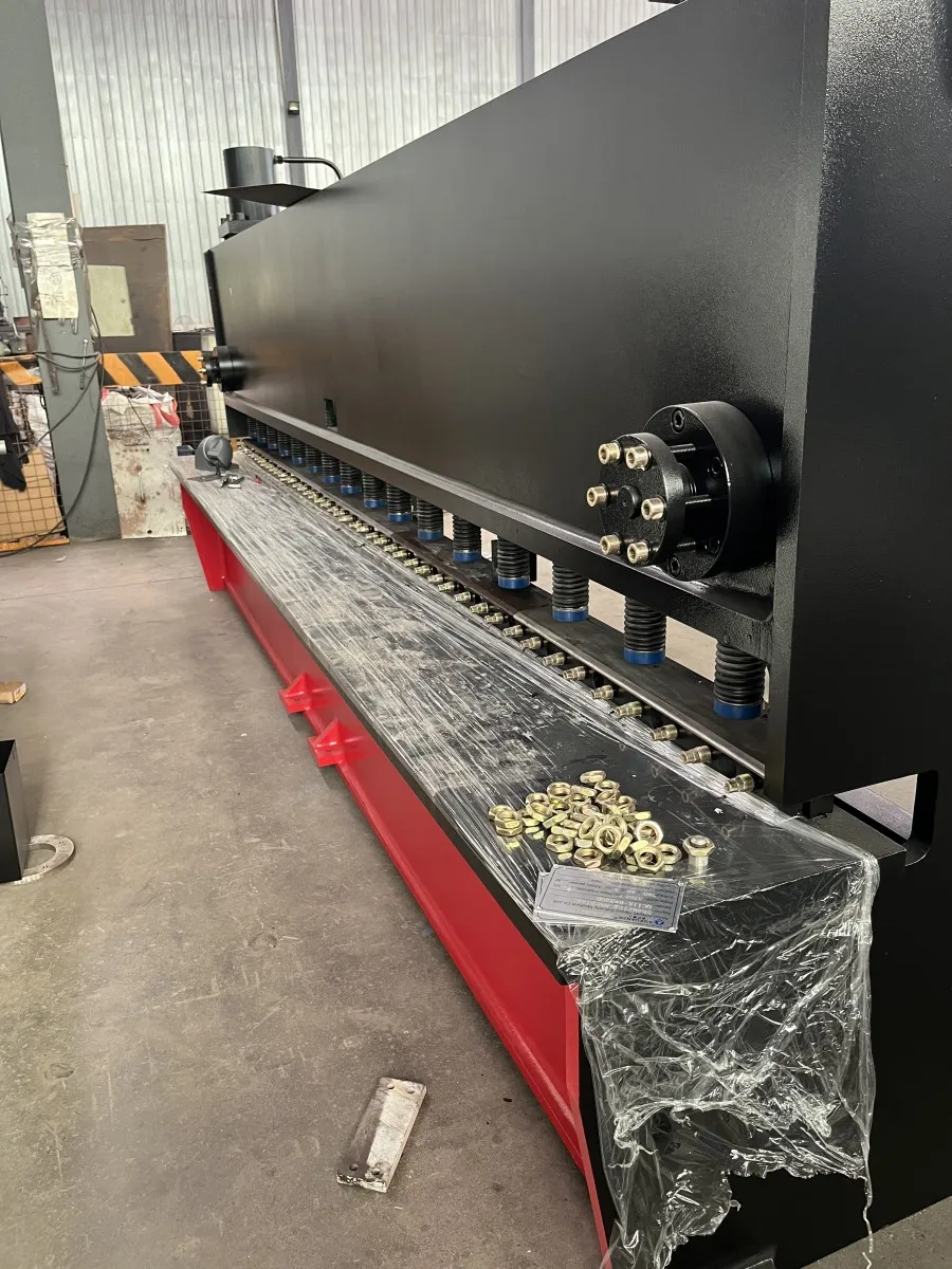 Dac360T Hydraulic Metal Shear Steel Sheet Guillotines Plate Cutting Machine Scissors Dac360T Hydraulic Metal Shear Steel Sheet Guillotines Plate Cutting Machine Scissors