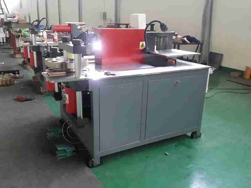 Smg 5000Xa Nc Three In One Busbar Processing Station Smg 5000Xa Nc Three In One Busbar Processing Station