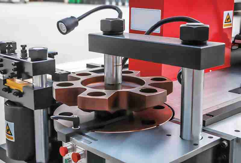 Smg 5000Xa Nc Three In One Busbar Processing Station Smg 5000Xa Nc Three In One Busbar Processing Station