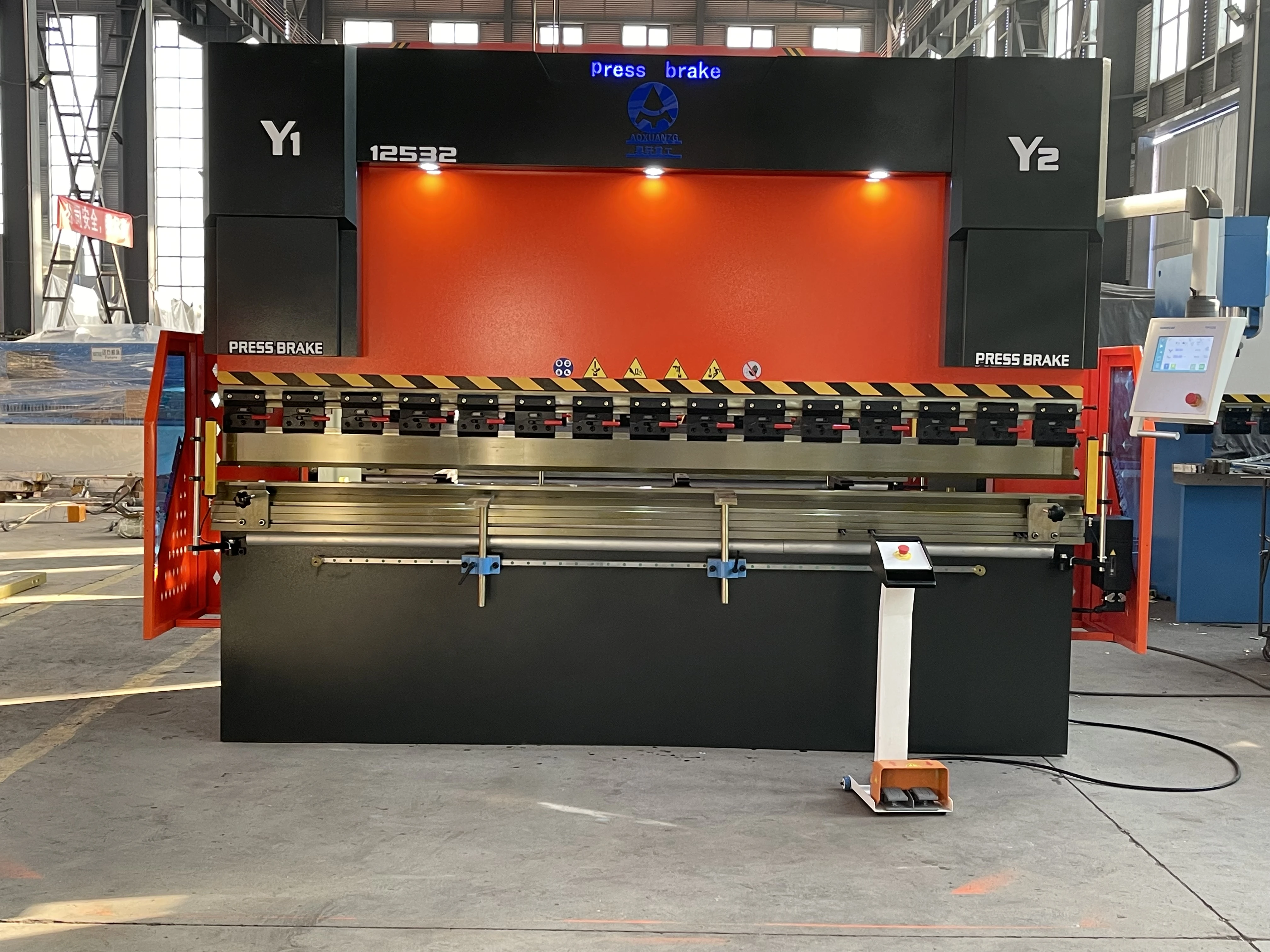 Aoxuanzg Brand Hydraulic Sheet Metal Bending Machine 125T3200Mm Bending Machine Aoxuanzg Brand Hydraulic Sheet Metal Bending Machine 125T3200Mm Bending Machine