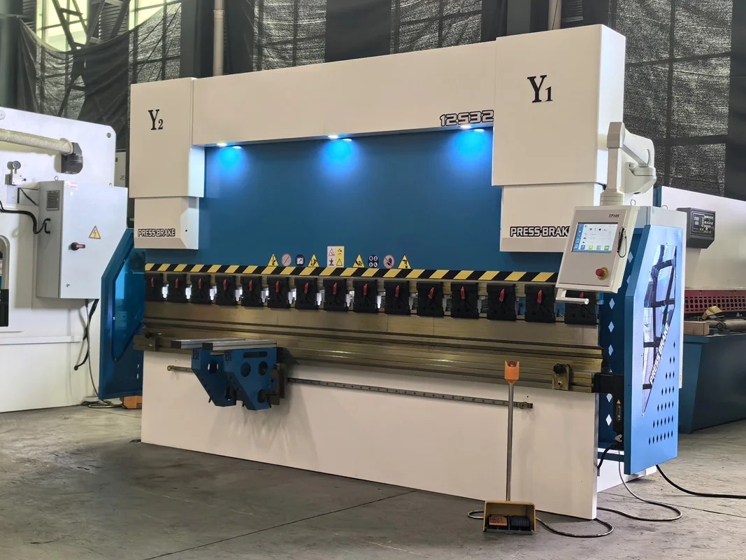 Aoxuanzg High Precision Tp10S System Sheet Metal Press Broke, Amada Double-Side Clamp,Cnc Hydraulic Bending Machine Aoxuanzg High Precision Tp10S System Sheet Metal Press Broke, Amada Double-Side Clamp,Cnc Hydraulic Bending Machine