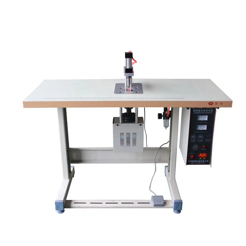 Good Selling 2500W Machines With Rich Roller Patterns Ultrasonic Spot Welder Good Selling 2500W Machines With Rich Roller Patterns Ultrasonic Spot Welder