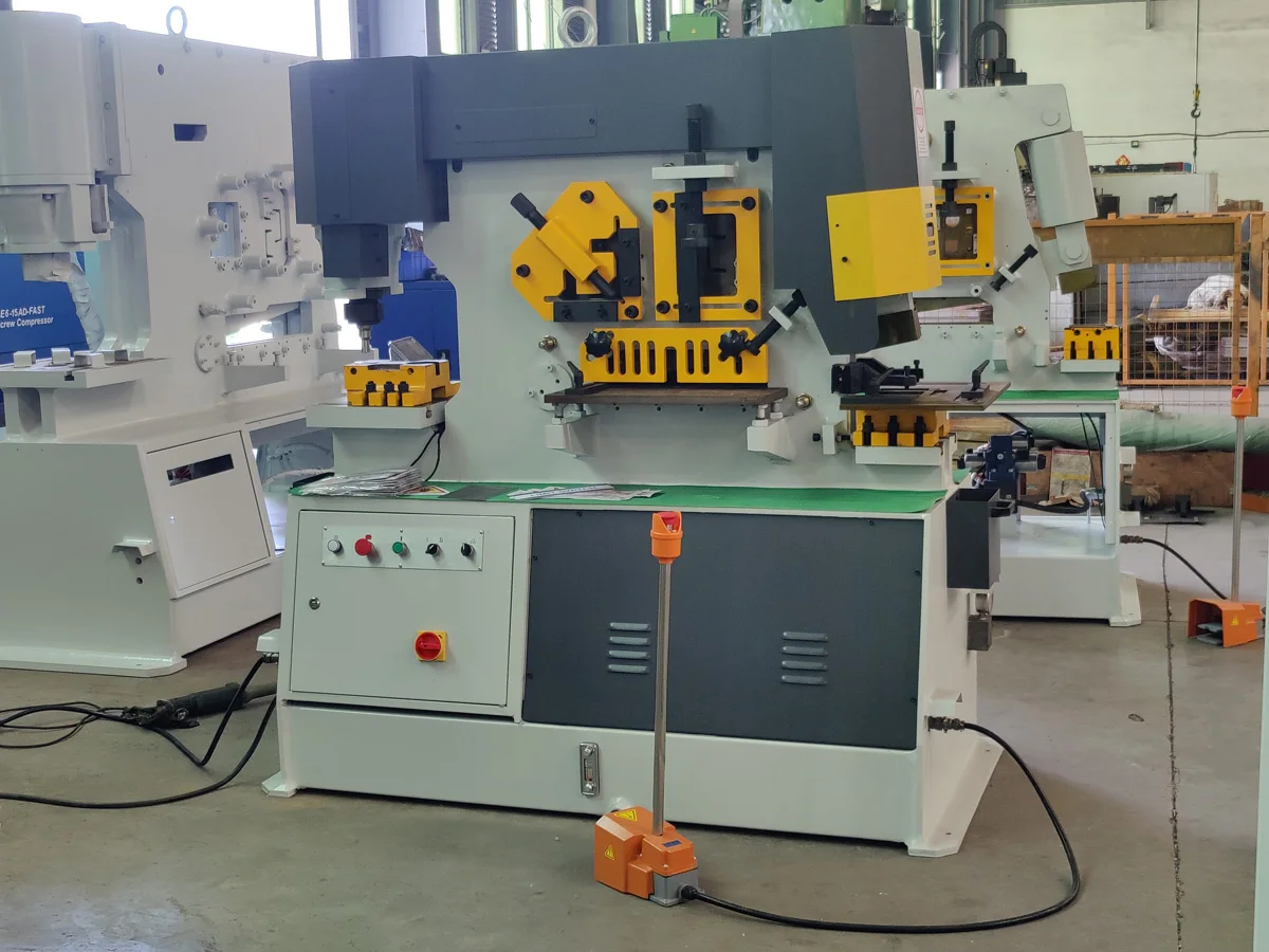 Aoxuanzg Customized Hydraulic Punching Shearing Machine, Automatic Ironworker For Metal And Angle Steel Cut With Bending Mold Aoxuanzg Customized Hydraulic Punching Shearing Machine, Automatic Ironworker For Metal And Angle Steel Cut With Bending Mold