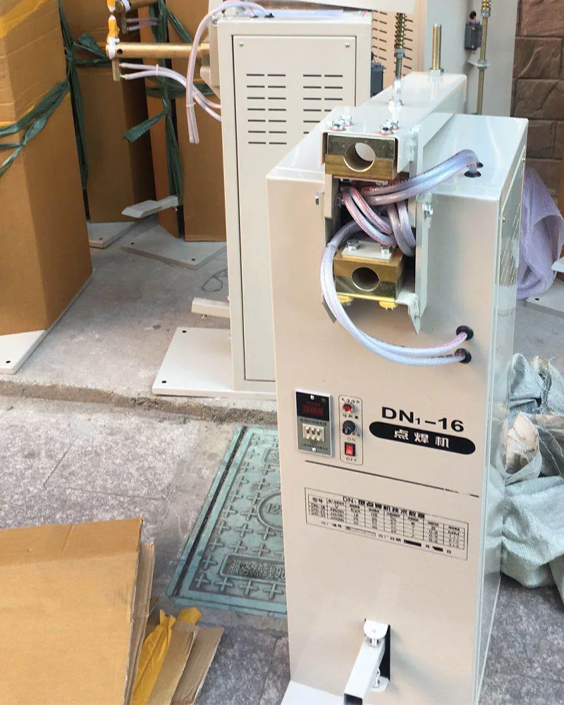 Pedal Type Spot Welders, Spot Point Welding Machine, Welding Equipment For Galvanized Sheet Hvac Air Duct Pedal Type Spot Welders, Spot Point Welding Machine, Welding Equipment For Galvanized Sheet Hvac Air Duct