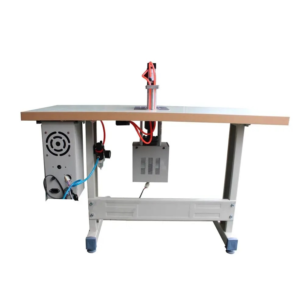 Good Selling 2500W Machines With Rich Roller Patterns Ultrasonic Spot Welder Good Selling 2500W Machines With Rich Roller Patterns Ultrasonic Spot Welder