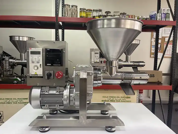 Easy Use Cold Press Oil Machine For Extraction Of All Seed Oils Easy Use Cold Press Oil Machine For Extraction Of All Seed Oils