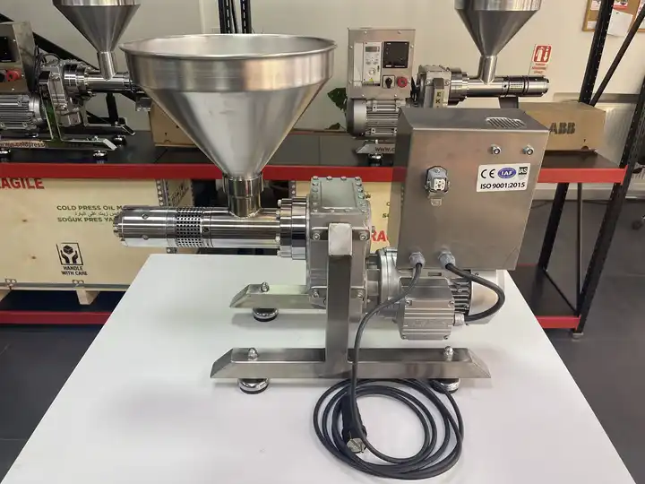 Easy Use Cold Press Oil Machine For Extraction Of All Seed Oils Easy Use Cold Press Oil Machine For Extraction Of All Seed Oils