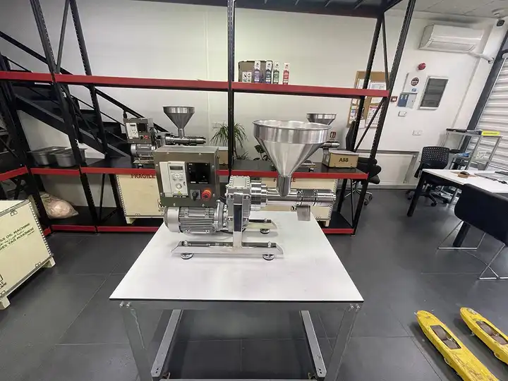 Cold Press Oil Machine For All Seeds Oil – Sesame, Hemp, Black Seed, Coconut And All Seeds Cold Press Oil Machine For All Seeds Oil – Sesame, Hemp, Black Seed, Coconut And All Seeds