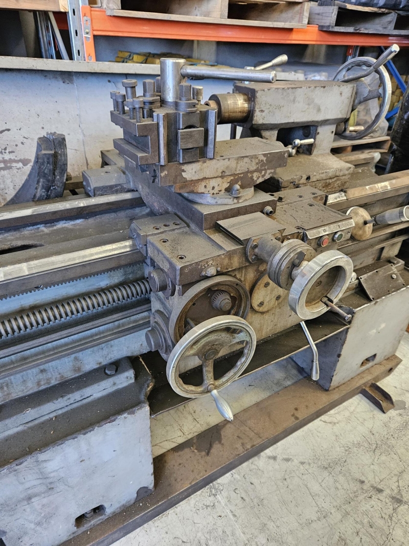 Stryder Track Yunnan Ct6250B X 2M Centre Lathe Stryder Track Yunnan Ct6250B X 2M Centre Lathe