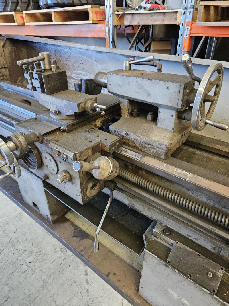 Stryder Track Yunnan Ct6250B X 2M Centre Lathe Stryder Track Yunnan Ct6250B X 2M Centre Lathe